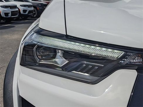 Used 2024 Chevrolet Colorado ZR2 w/ ZR2 Convenience Package III image 8