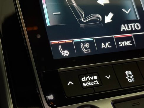 Used 2019 Audi Q8 Premium Plus w/ Premium Plus image 36