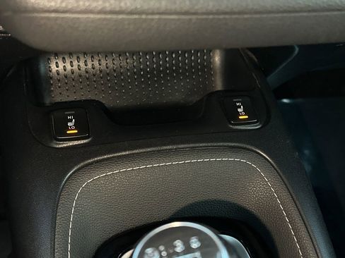 Used 2020 Toyota Corolla XSE image 25