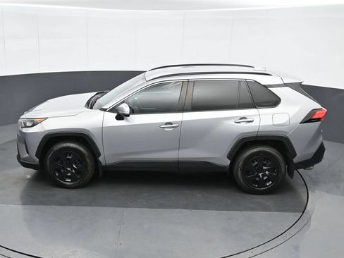Used 2020 Toyota RAV4 LE w/ All Weather Liner Package AWD/4WD image 18