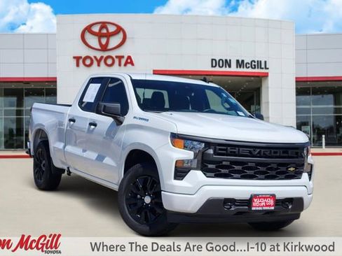 Used 2025 Chevrolet Silverado 1500 Custom RWD image 1