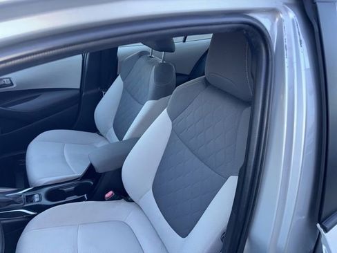 Used 2022 Toyota Corolla LE image 17