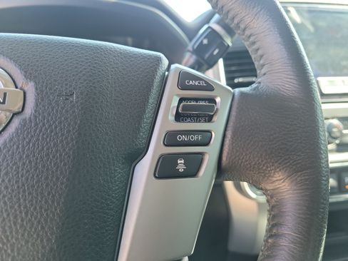Used 2021 Nissan Titan SV w/ SV Convenience Package RWD image 23