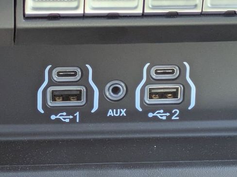 New 2026 RAM 2500 Laramie AWD/4WD image 25