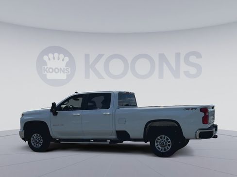 Used 2025 Chevrolet Silverado 2500 LT w/ Convenience Package AWD/4WD image 8