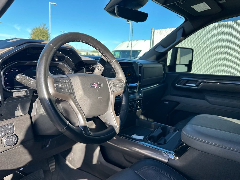 Used 2024 Chevrolet Silverado 2500 ZR2 w/ Technology Package AWD/4WD image 17