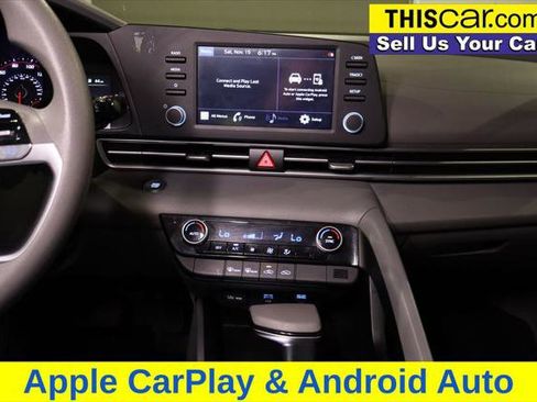 Used 2022 Hyundai Elantra SEL image 15