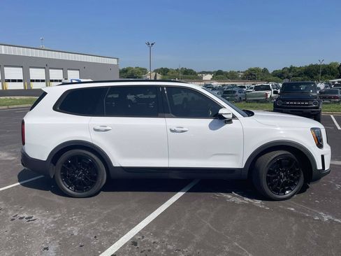 Used 2022 Kia Telluride SX w/ SX Prestige Package AWD/4WD image 2