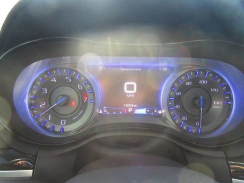 Used 2018 Chrysler 300 S w/ 300S Premium Group image 9