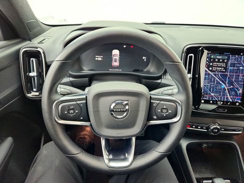 Certified 2022 Volvo XC40 P8 Recharge Plus image 23
