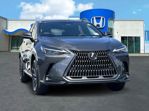 Used 2024 Lexus NX 350h AWD w/ Vision Package image 2
