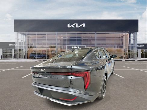 Used 2025 Kia K4 EX image 8