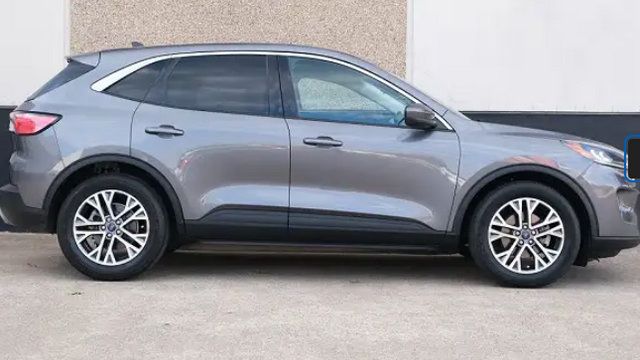 Used 2025 Ford Escape ST-Line Select AWD/4WD image 6