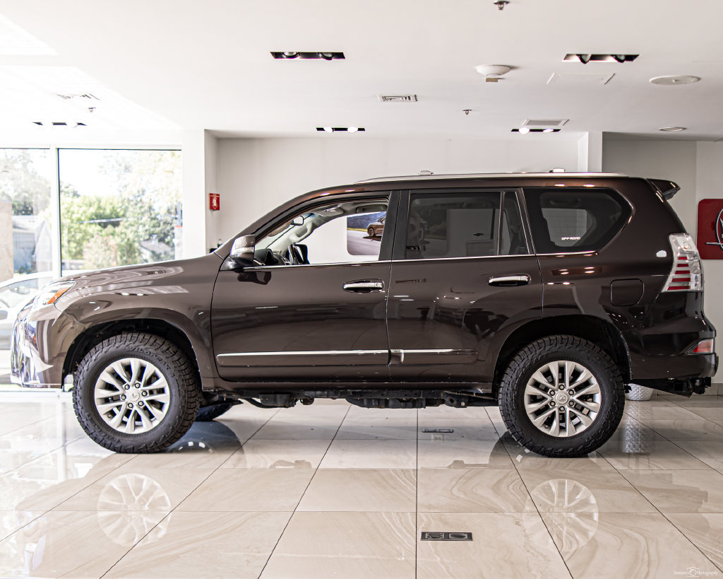 Used 2018 Lexus GX 460 Premium w/ Premium Package AWD/4WD image 6