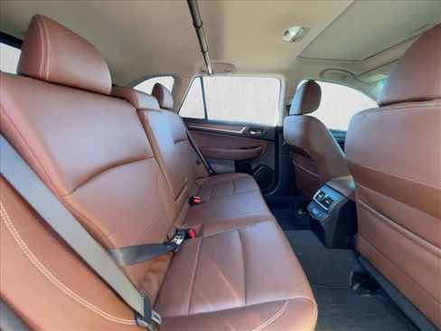 Used 2018 Subaru Outback 3.6R Touring w/ Popular Package #3 image 17