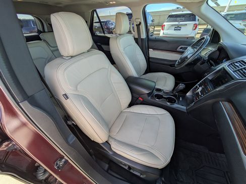 Used 2019 Ford Explorer Limited w/ Limited Luxury Package image 33