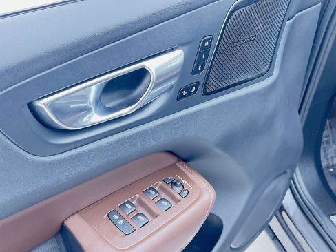 Used 2023 Volvo XC60 B5 Plus w/ Climate Package image 15