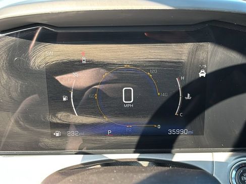 Used 2025 Chevrolet Trax LT FWD image 14