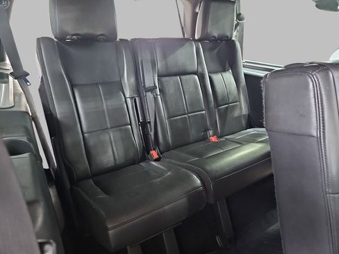Used 2011 Lincoln Navigator L 4WD image 15