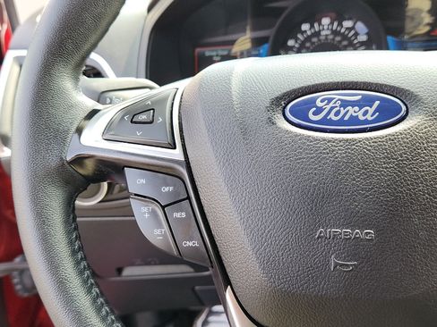 Used 2024 Ford Edge Titanium image 18