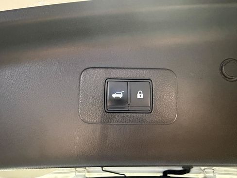 Used 2021 Nissan Armada Platinum w/ Captain's Chairs Package RWD image 35