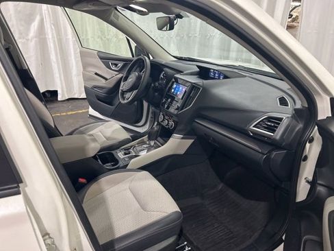 Used 2019 Subaru Forester Premium AWD/4WD image 13
