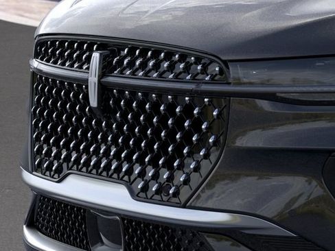 New 2026 Lincoln Nautilus Reserve AWD/4WD image 18