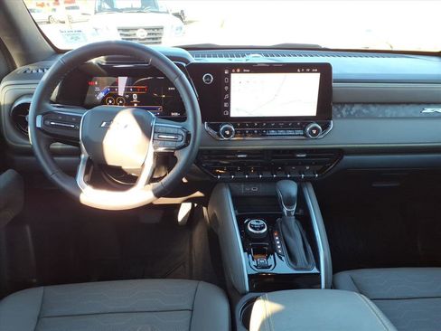 Used 2025 Chevrolet Colorado ZR2 w/ Technology Package image 11