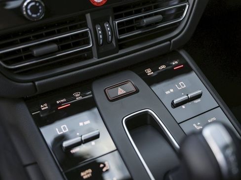 Certified 2026 Porsche Macan Turbo AWD/4WD image 25