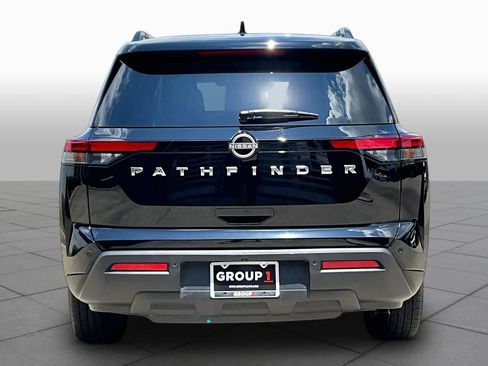 Used 2025 Nissan Pathfinder SV FWD image 5