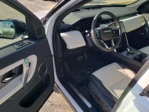 New 2026 Land Rover Discovery Sport Landmark image 9