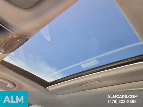 Used 2025 Mercedes-Benz C 300 Sedan image 20