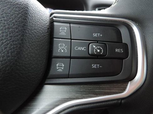 Used 2024 Jeep Wagoneer Series II w/ Flexible Seating Group RWD image 32