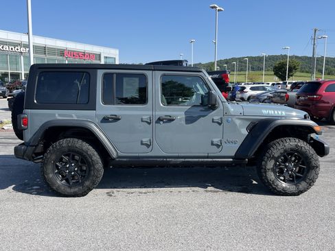 Used 2024 Jeep Wrangler Unlimited AWD/4WD image 2