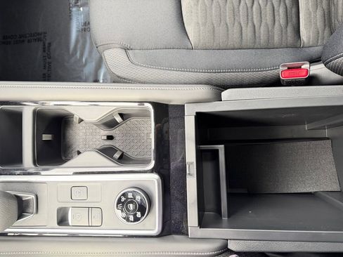 New 2025 Nissan Pathfinder SV image 23