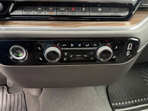 Used 2024 Chevrolet Silverado 1500 LT image 19