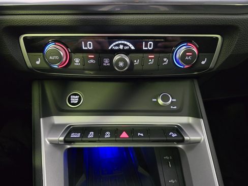 Used 2024 Audi Q3 2.0T Premium Plus w/ Premium Plus Package image 37