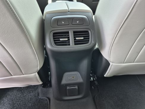 Used 2025 Buick Envision Avenir AWD/4WD image 18