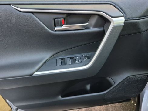 Used 2020 Toyota RAV4 XSE image 19