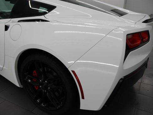 Used 2019 Chevrolet Corvette Stingray Coupe w/ 1LT RWD image 25