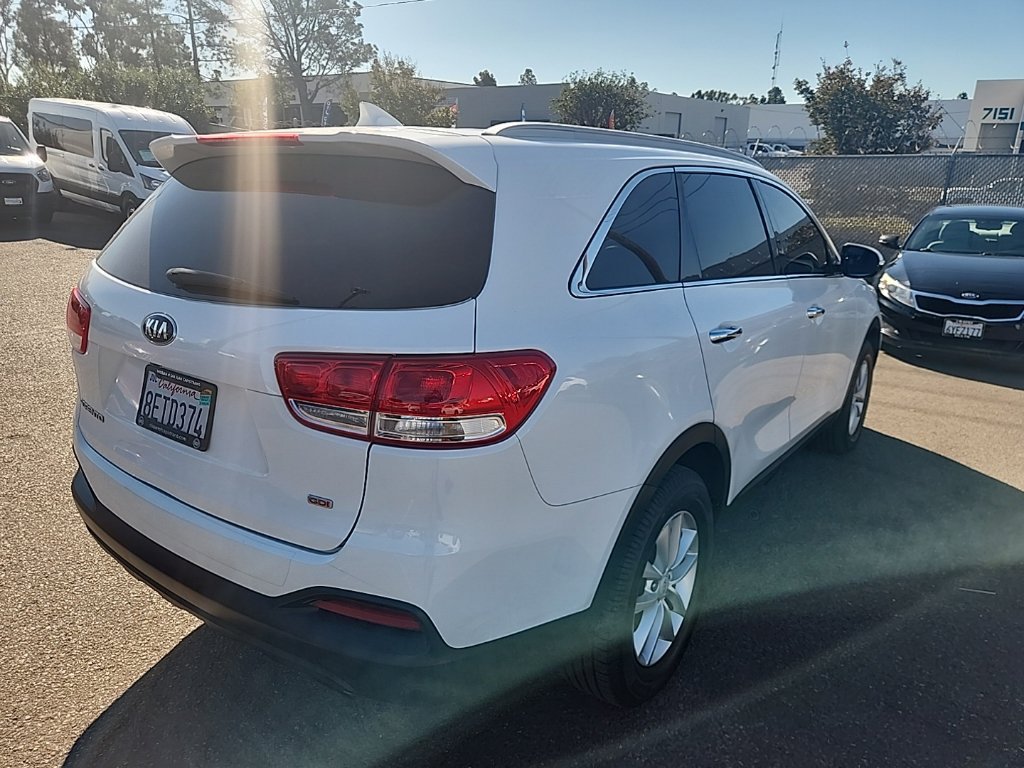 Used 2018 Kia Sorento FWD image 12