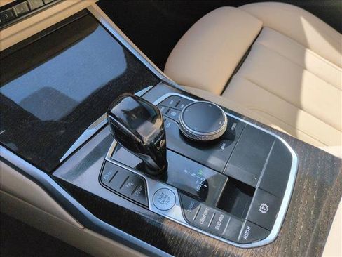 Used 2020 BMW 330i Sedan w/ Convenience Package RWD image 12
