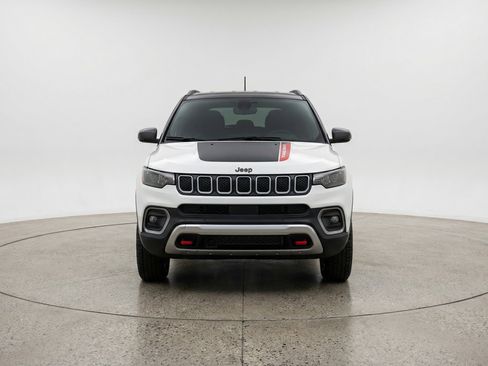 Used 2025 Jeep Compass Trailhawk AWD/4WD image 2