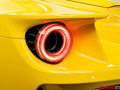 Used 2020 Ford GT Carbon Series RWD image 34