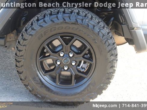 Used 2024 Jeep Wrangler Unlimited image 8