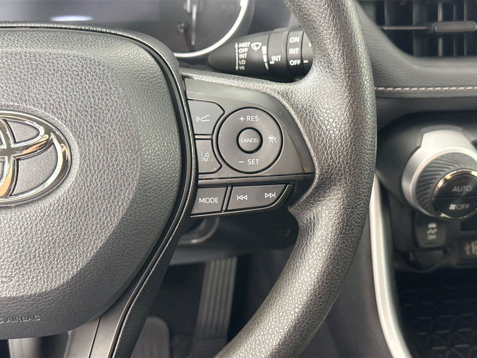 Certified 2025 Toyota RAV4 XLE FWD image 18