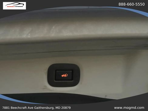 Used 2018 Nissan Rogue SV AWD/4WD image 19