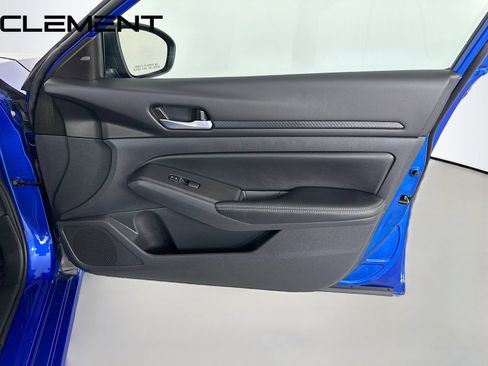Used 2025 Nissan Altima 2.5 SV AWD/4WD image 34