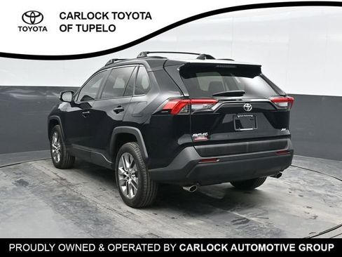 Used 2021 Toyota RAV4 XLE Premium image 9