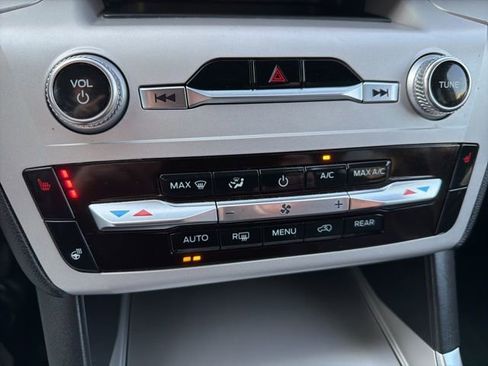 Used 2024 Ford Explorer XLT w/ Equipment Group 202A image 15